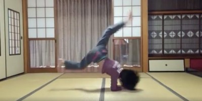 シェア500越え！超ハイレベルムーブで話題の小学生三年生BBOYヒカル君が新年の挨拶ムーブ動画を公開