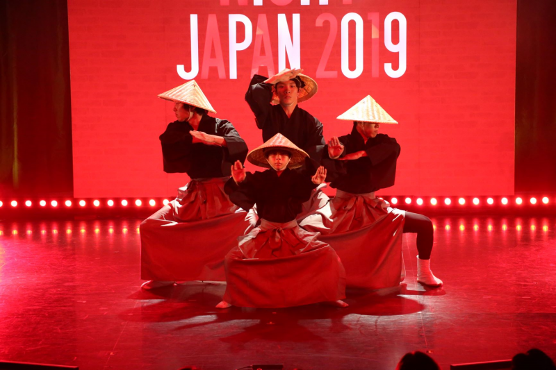 数々の世界的スターを輩出してきたNYアポロシアターのアマチュアナイトが日本初開催! 初回優勝者は、ダンスチーム『544 6th Ave』!!